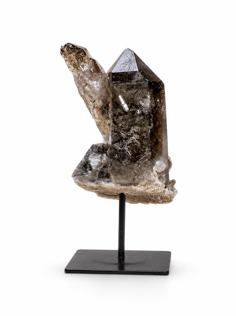 Punta de Cuarzo Ahumado con Base Tallada