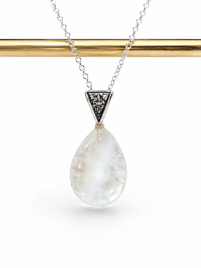 Dije Gota de Cuarzo Blanco Símbolo Celta Plata 950