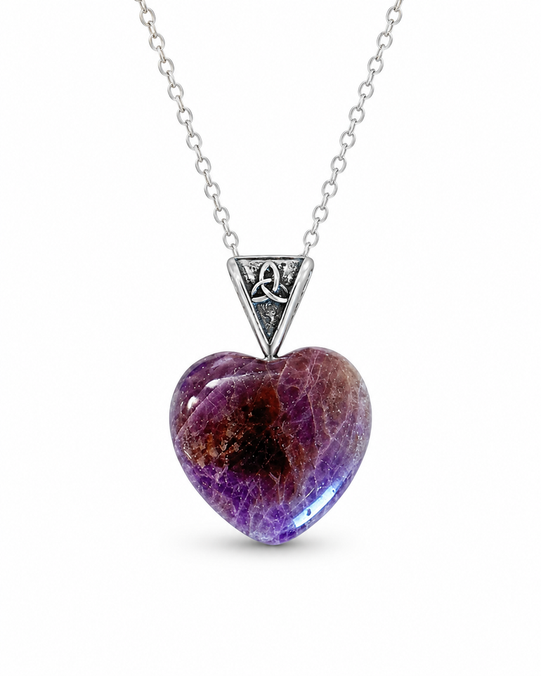 Dije Corazón de Amatista Natural Pulida Símbolo Celta Plata 950
