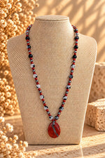 Cargar imagen en el visor de galería, Collar artesanal de jaspe rojo con turmalina, obsidiana y hematita – Prismatica House
