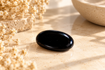 Cargar imagen en el visor de galería, Rodado de Obsidiana Negra Natural Pulido 25g
