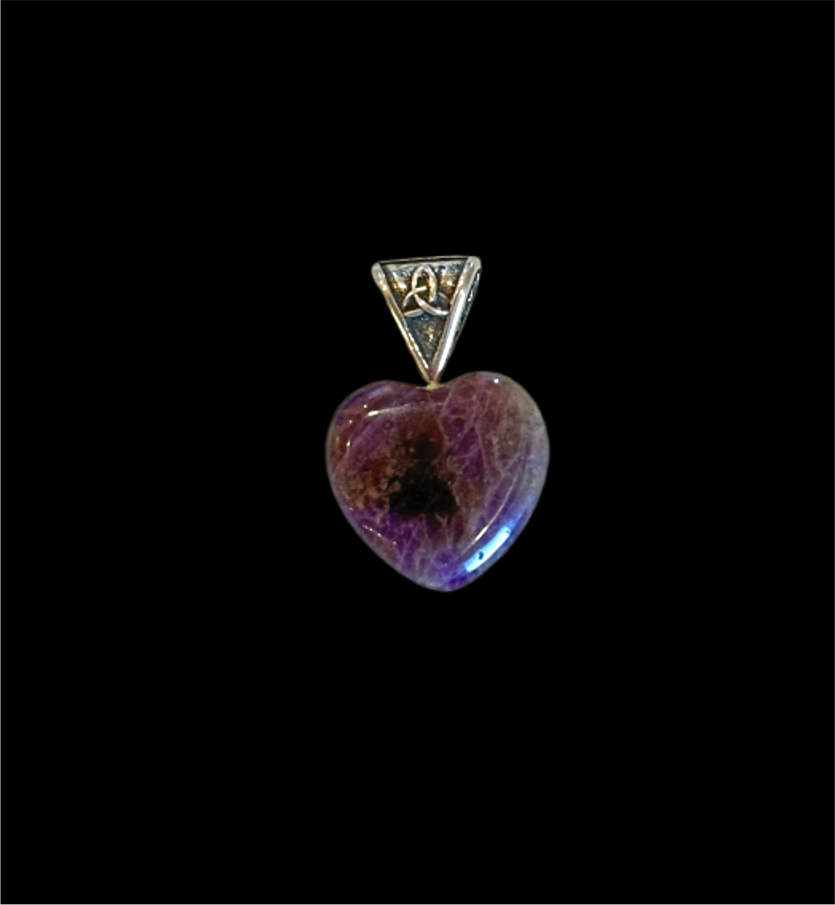 Dije corazon de amatista natural pulida simbolo celta plata 950 de prismática