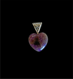 Cargar imagen en el visor de galería, Dije Corazon de Amatista Natural Pulida Simbolo Celta Plata 950 de Prismática.
