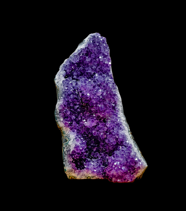 Drusa de Amatista Natural · 1,955 kg · Pieza Decorativa de Prismática.