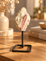 Cargar imagen en el visor de galería, Masivo de Cuarzo Blanco con Turmalina Rosa Mini con Base de Metal de Prismática.
