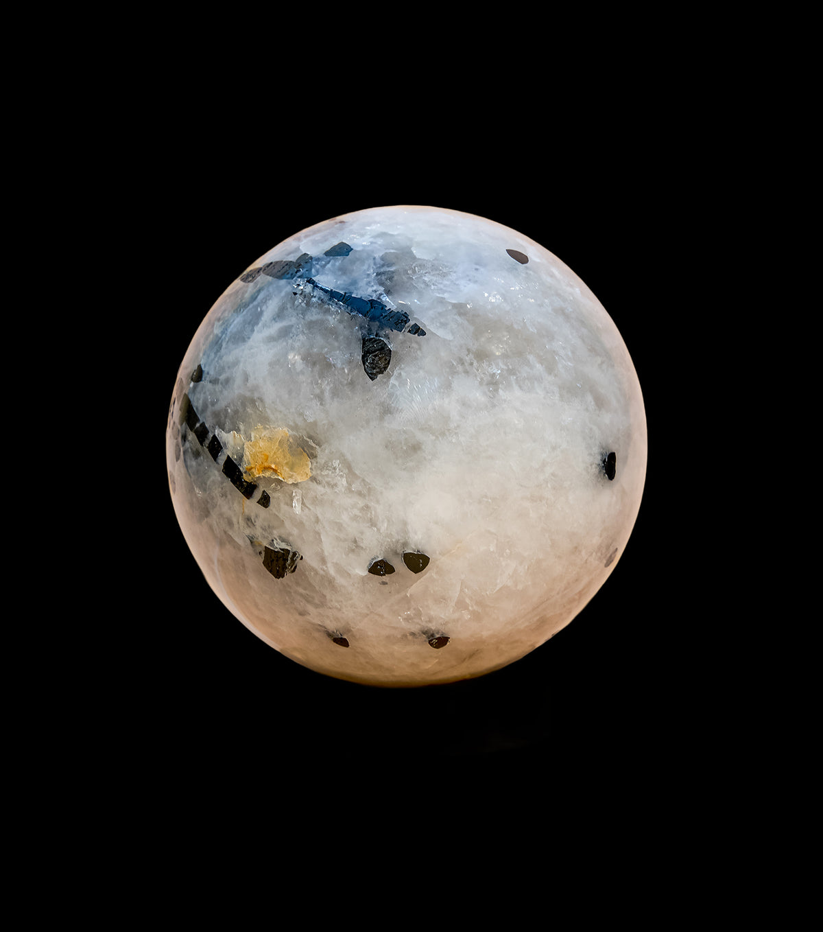 Esfera de cuarzo con turmalina negra natural pulida